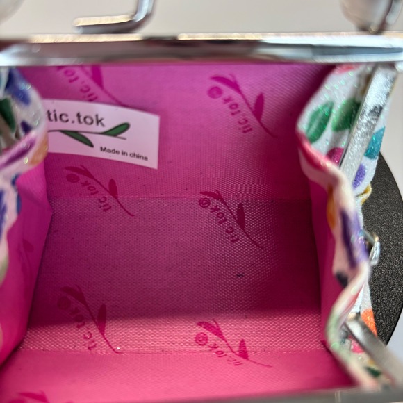 Mini Coin Purse TikTok Lipstick Kiss Clasp Puppy Butterfly Print Small Bag - Picture 4 of 4